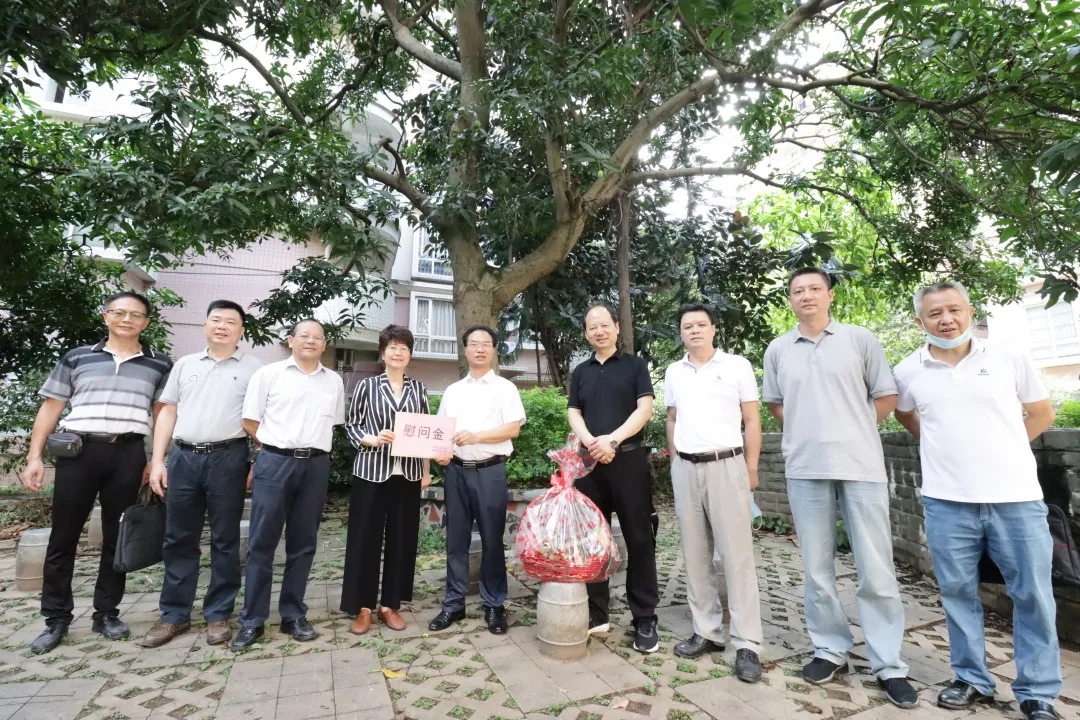 暖心！自治區(qū)總工會調(diào)研走訪慰問組到我市開展調(diào)研走訪慰問活動(dòng)