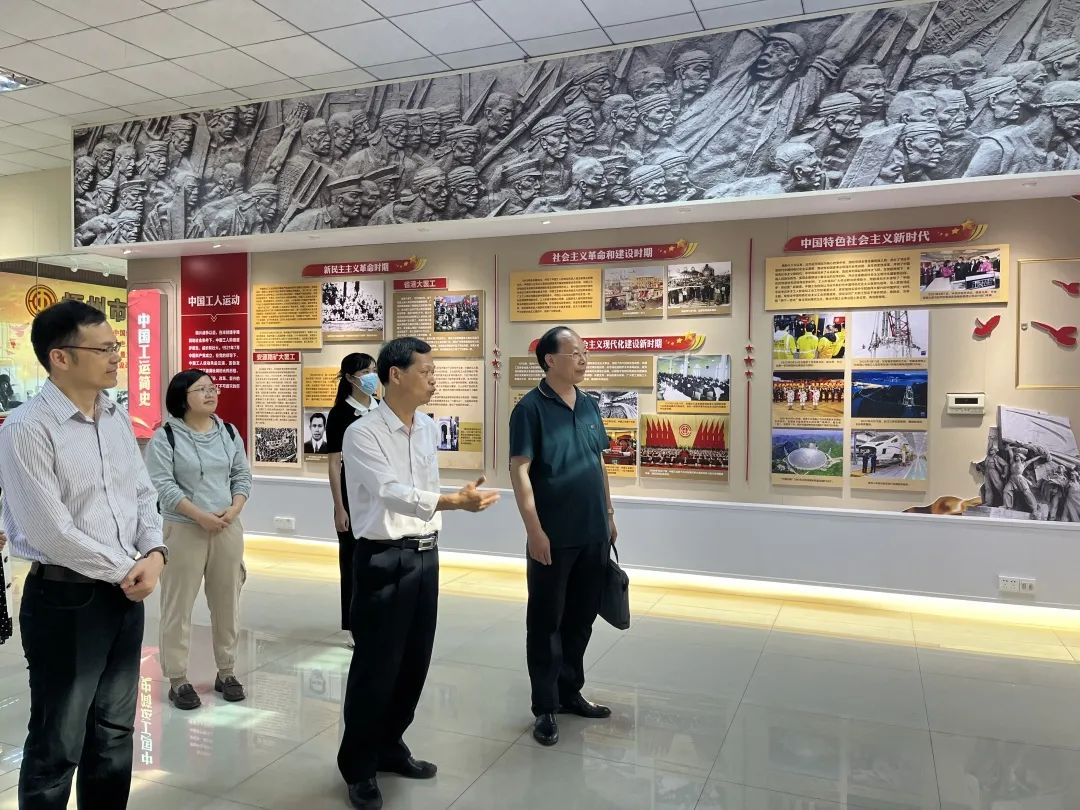 市建設詩詞曲示范市專家組到市總工會開展調研