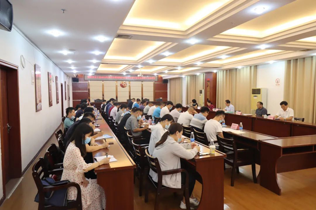市總工會(huì)履職盡責(zé)維護(hù)職工合法權(quán)益，創(chuàng)造和諧社會(huì)環(huán)境喜迎二十大