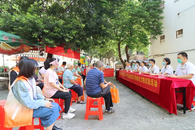【創建全國文明城】關愛老人 傳遞愛心