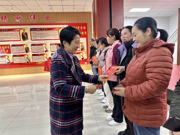 自治區總工會慰問團到梧州開展工會送溫暖活動