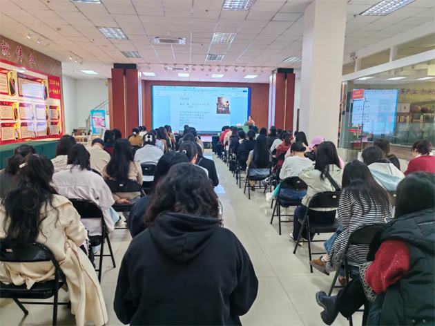 “花”樣過節，綻放巾幗芳華系列（七）丨市總工會舉辦主題詩歌講座感悟語言魅力