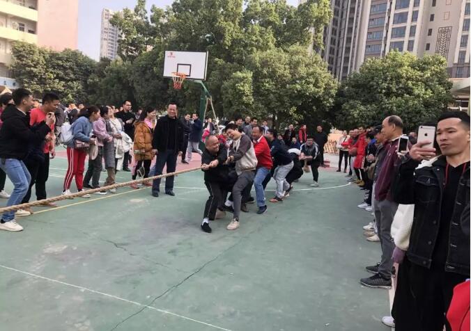 龍圩區(qū)總工會(huì)開(kāi)展“慶元旦、迎春節(jié)”職工趣味體育活動(dòng)