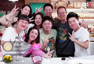 打工新鮮事丨一邊“上課”，一邊“賣大米”，被他的直播語錄圈粉了~