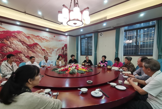 喜迎重陽佳節 共話工會發展　龍圩區總工會召開重陽節茶話會